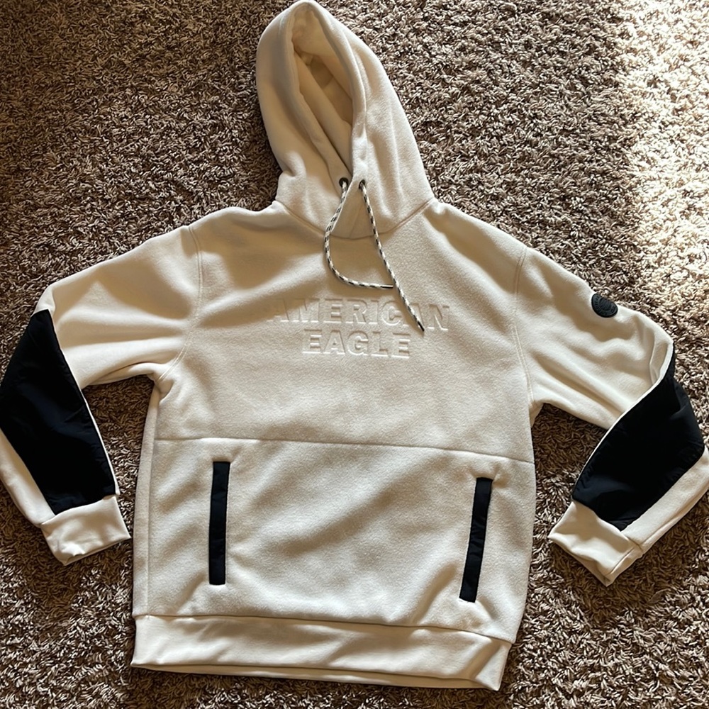 American Eagle Men’s sweatshirt